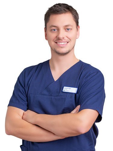 Zahnarzt Dominik Hager Spezialist für Zahnimplantate