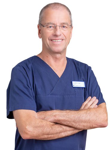 Zahnarzt Dr. Michael Hager Spezialist für Zahnimplantate